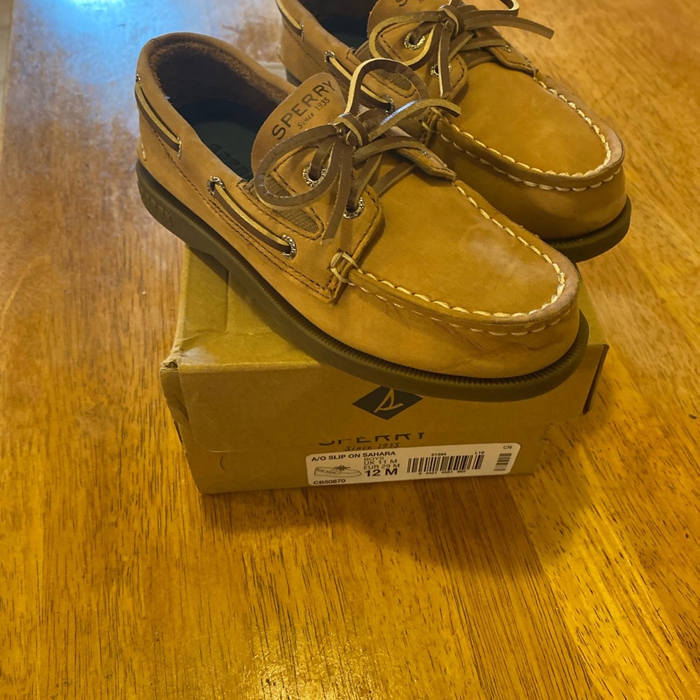Brand new Sperry boat shoes boys